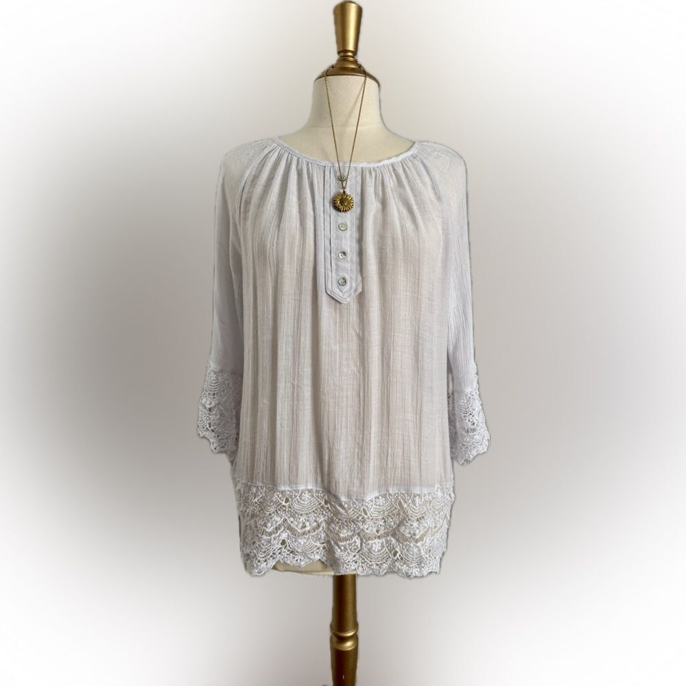 Timeless! Multiples white lacy top!